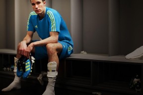 伊布拉希莫维奇职业生涯累计进球超500粒，足球传奇永不褪色，伊布拉希莫维奇是几号球衣