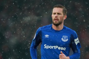 拜仁慕尼黑持续领跑德甲，争冠在望